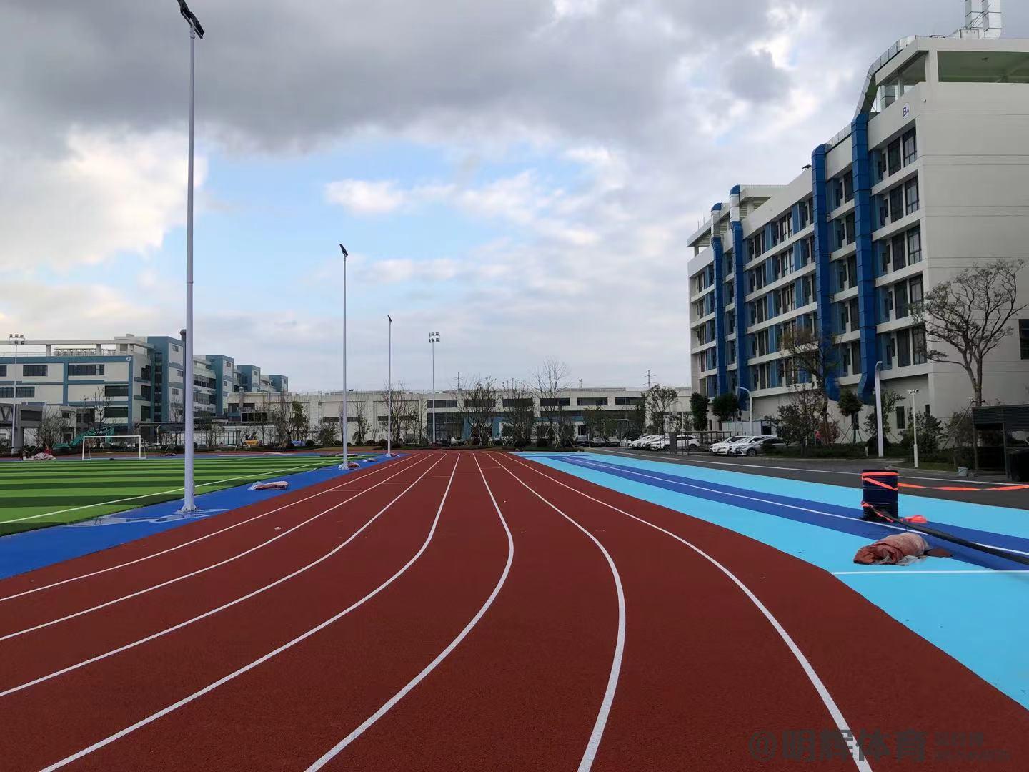 塑胶跑道透气型塑胶跑道的价格是多少